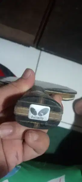 Bet tenis meja berikut karet nya