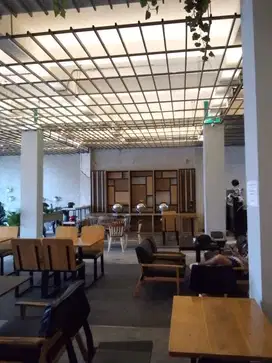 karyawan hotel bagian receptionis