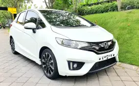 ANTIK LOW KM New Jazz RS 2017 Putih Matic ISTIMEWA Spt Baru