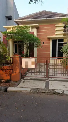 Rumah Bagus di Perumahan Purigading Dekat Tol Jatowarna