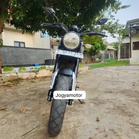 Yamaha xsr 155 tahun 2020