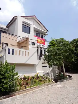 Rumah 3 lantai Konsep Castile 15 menit dari Stasiun MRT Lebak Bulus!