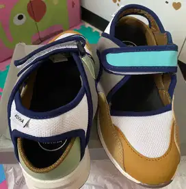 Sepatu wanita nyaman
