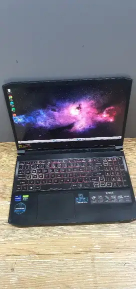Acer nitro 5 core i9.