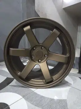 Velg R18 pcd 5x114 lebar 85/95  et30/35