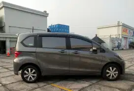 HONDA Freed PSD 1.5 At 2012 UM 15 jt