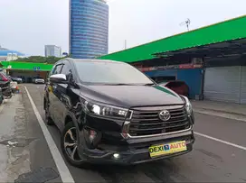 (KM30000)TOYOTA INNOVA VENTURER 2.4 DIESEL NIK 2022 ISTIMEWA KMRENDAH