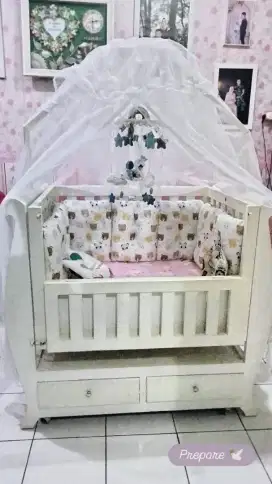 Keranjang bayi kayu jati