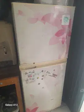 Kulkas 2pintu merk sharp