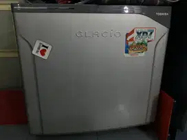 Kulkas portable toshiba