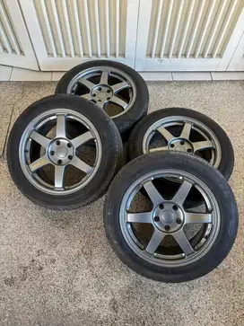 Velg Rays Te37 R17 + Ban