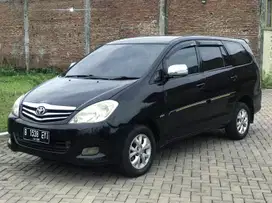 Toyota Kijang Innova 2011 Bensin