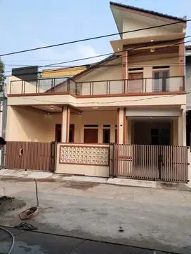 DI JUAL RUMAH Baru Taman Galaxy Bekasi Selatan Bebas Banjir Strategis