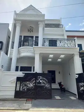 Di Jual BRANDNEW MODERN CLASSIC  HOUSE PULOMAS  JAKARTA TIMUR