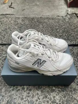New Balance 740 Unisex ~ Beige BNIB