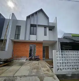 Dijual Rumah (Baru Dibangun) 2 lantai di Bintang Metropole, Bekasi Uta