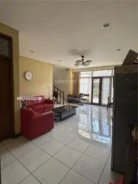 Rumah Bagus 2 Lantai Hadap Timur Di Komplek Tulip Permai Bandung