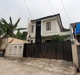 Rumah 2 Lantai Ada Kolam Renang Jati Padang Jakarta Selatan