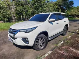 DP RENDAH Toyota Fortuner 2.4 4x2 VRZ Solar-AT 2019 PUTIH BAF