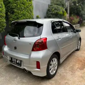 Toyota Yaris 2012 S limited
Automatic