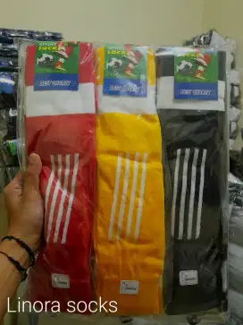 Kaos Kaki Bola Motif 4 Strip Mix Warna