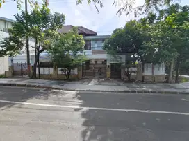 Disewakan Jalan Utama Raya Kembar Rumah 2 Lantai _Gayungsari Barat