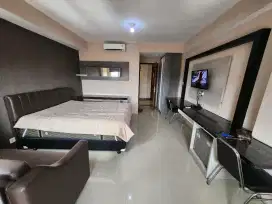 DI SEWAWAKAN STUDIO APARTEMEN SUDIMAN SUITES