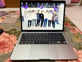 Dijual MacBook M1 2020 – RAM 8GB Storage 256Gb Like New!!