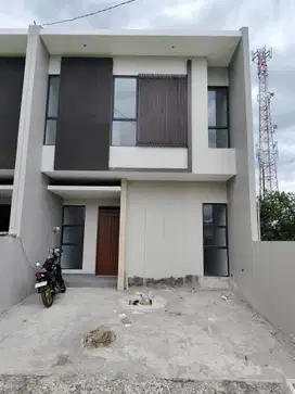 Rumah Baru Minimalis Gaya kekinian Modern di Batununggal Indah