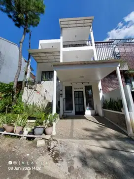 RUMAH CLUSTER Sejuk Dago Dengan Kolam Renang Di Bandung Utara