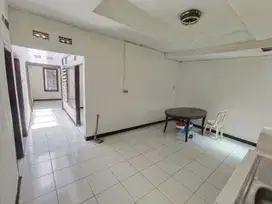 DISEWAKAN RUMAH 1 LANTAI DI KOMPLEK MUARA DEKET JALAN PETA BANDUNG