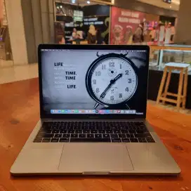 Macbook Pro 13 inch 2017 , non touchbar