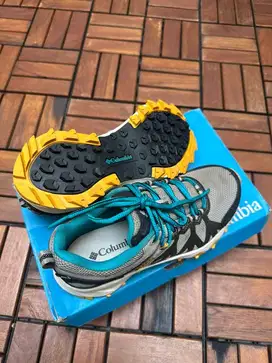 Sepatu Hiking Columbia