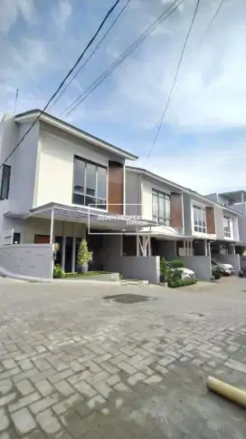 DISEWAKAN RUMAH DIWILAYAH CIRENDEU DEKAT MRT LEBAK BULUS