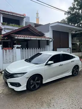 Jual Murah Honda Civic Turbo ES sedan 2018 PMK 2019 Service Record
