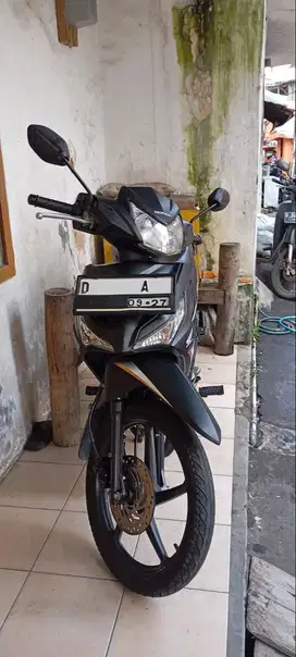 SUPRA X 125 2022 CW GOLDEN MATTE BLACK D KODYA