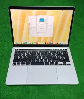 Macbook Pro M1 2020 8/256 Silver Touchbar mulus murah