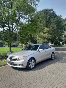 Mercedes-Benz C200 2010 Bensin