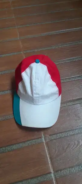 Jual topi warna putih merah gak bisa jauh-jauh