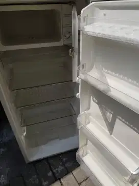 Kulkas rusak isi freon