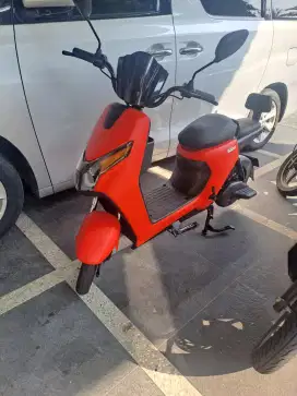 D60 Uwinfly Merah Bekas rasa Baru