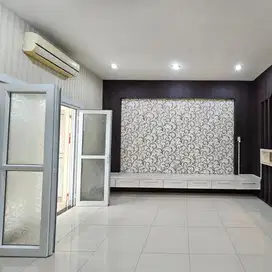 Dijual Rumah Villa Komplek Platinum Garden JL Brigjend Katamso