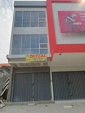 Ruko baru 3 lantai. Strategis