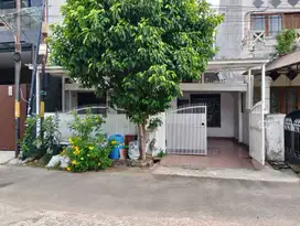 Dijual Rumah di meruya utara