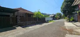 rumah bagus di jl bunga suhat dekat kampus UB Brawijaya bgus bwt kos
