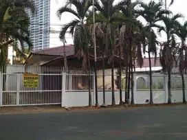 Disewakan Rumah di Jl. Permata Hijau Raya, Jakarta Selatan