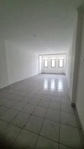 RUKO BARU 3 1/2 LANTAI ARTERI PONDOK INDAH LOKASI STRATEGIS