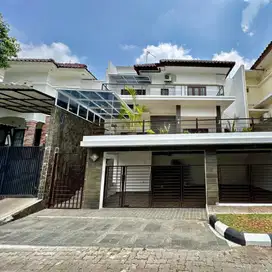 Rumah Bagus Siap Huni Dalam Komplek Besar