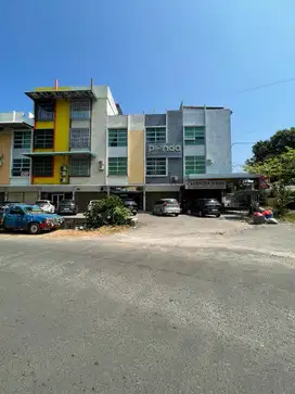Dijual Ruko 3,5 lantai siap pakai di Blok 4 windsor