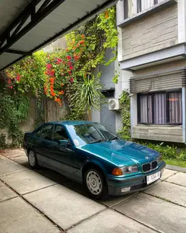 BMW 320i 1994 Bensin
